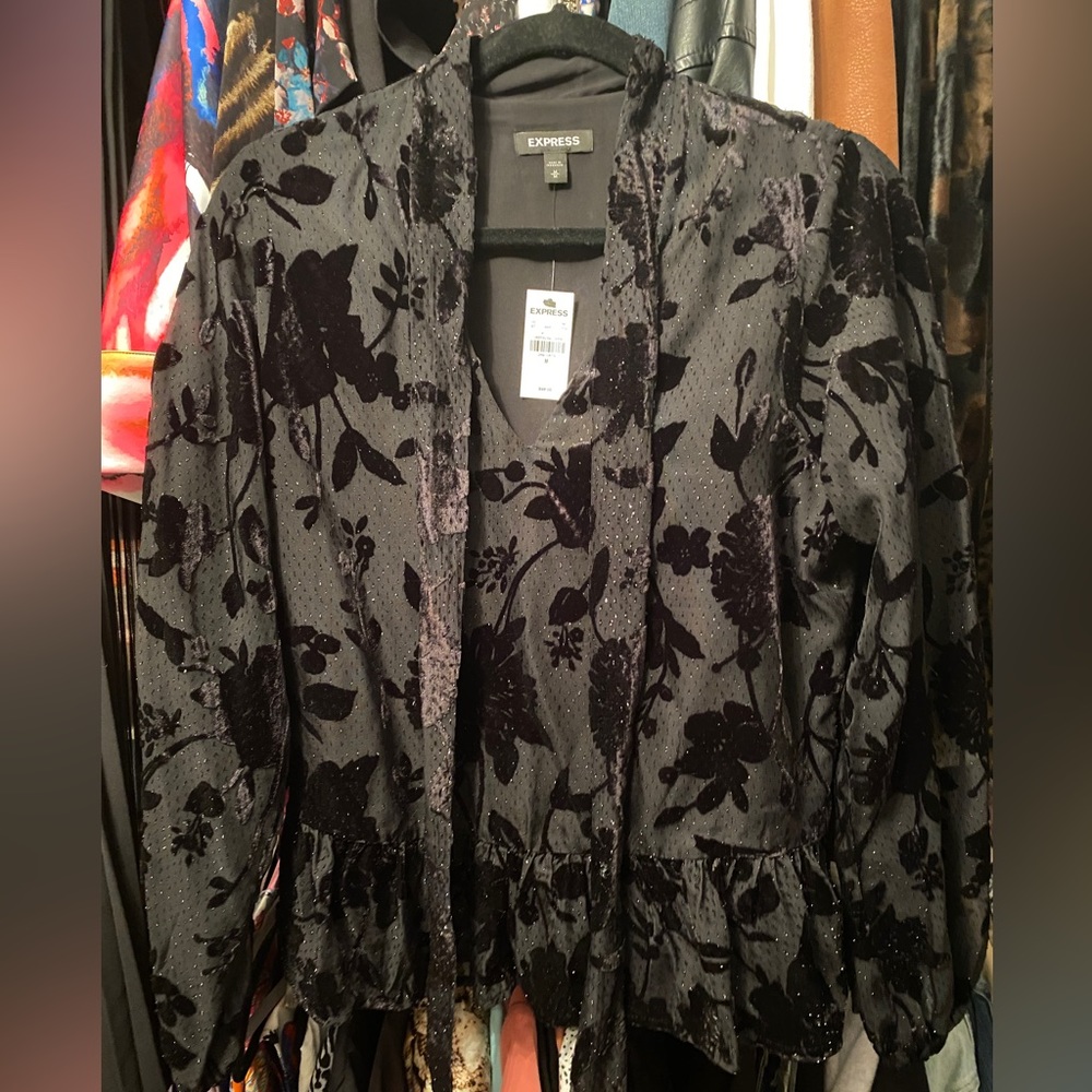 BLACK PEPLUM STYLE SHIRT *NWT*